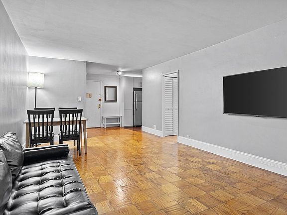 3rd image of 305 E 40th St APT 5F