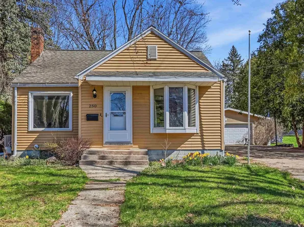 250 E Dewey St, Platteville, WI 53818