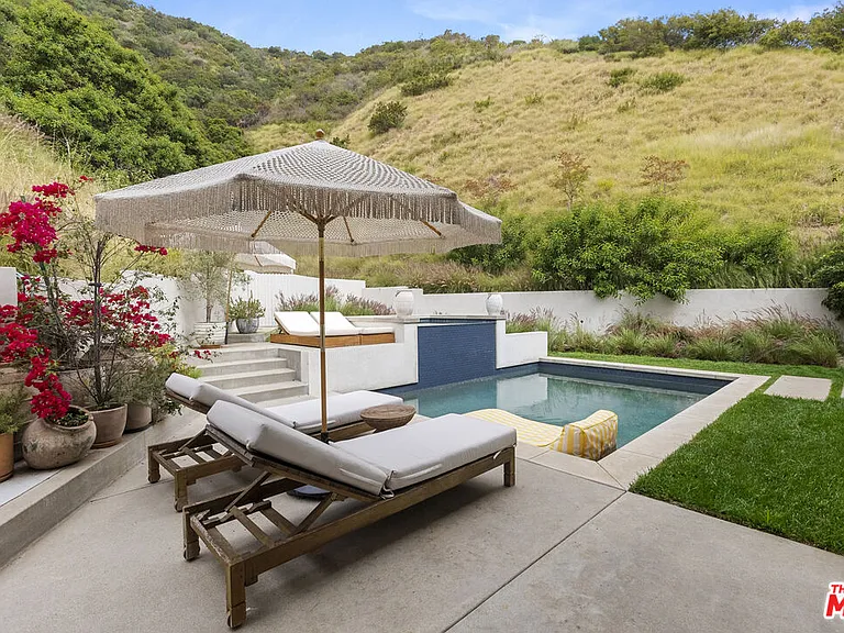 1739 San Ysidro Dr — Photo 13