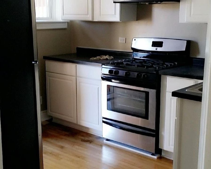 1st image of 3915 N Kedzie Ave Unit 1