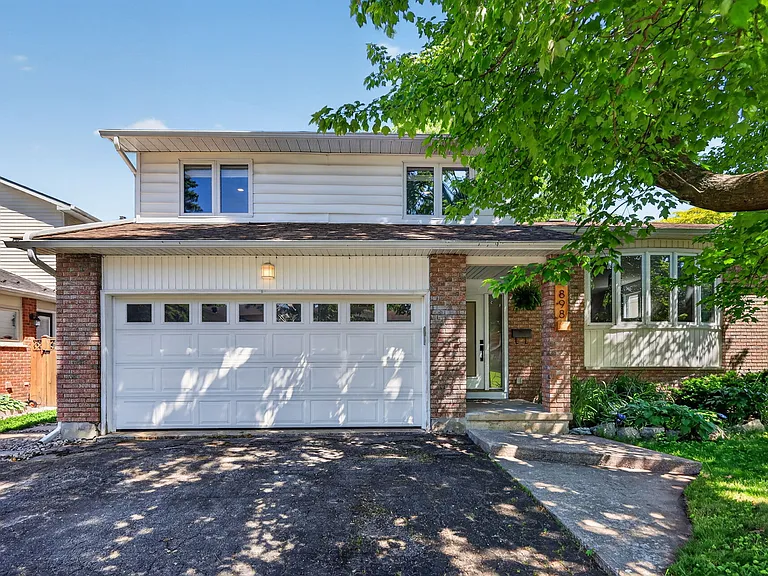 898 Explorer Ln — Photo 1