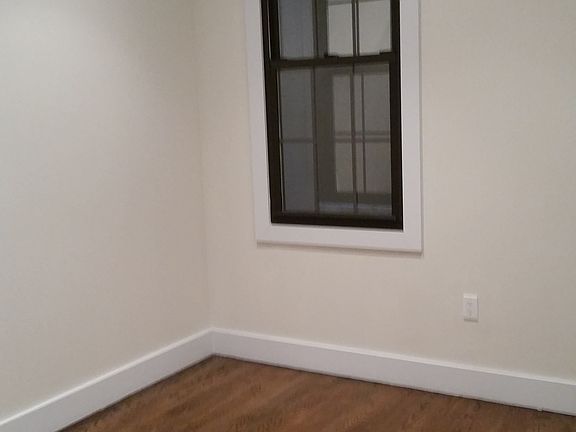3rd image of 748 Macdonough St APT 1L