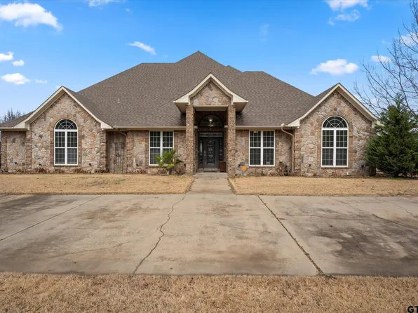 200 Country Club Dr, Mount Pleasant, TX 75455