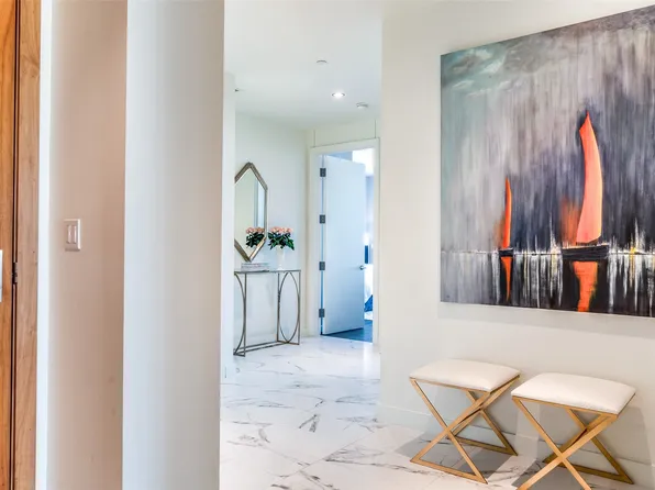 2900 McKinnon St APT 2108, Dallas, TX 75201