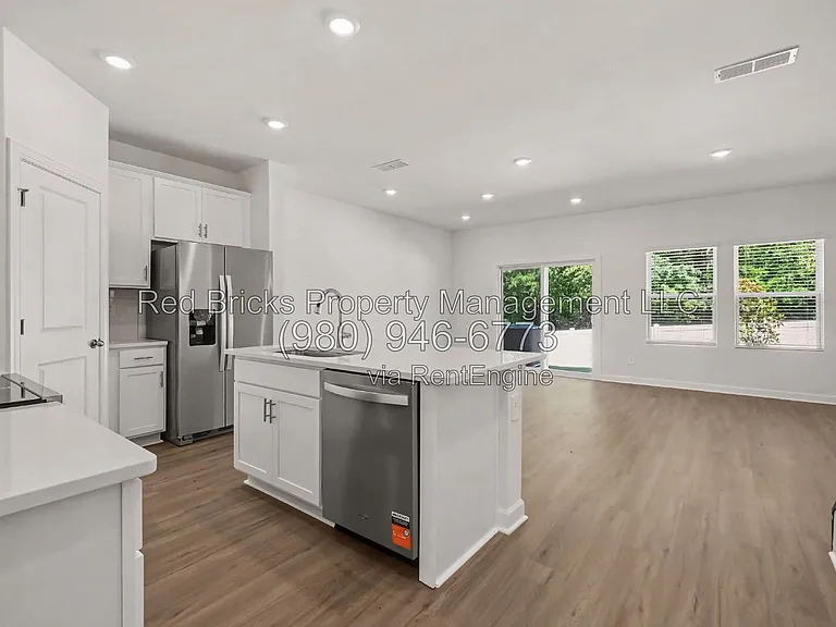 3125 Ophelia Aly — Photo 10