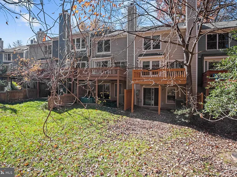 1602 Oak Spring Way — Photo 18