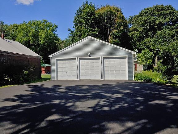2nd image of 470 Farmington Ave #2