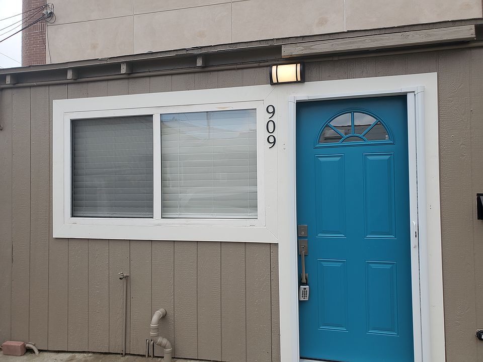 1st image of 909 Hornblend St