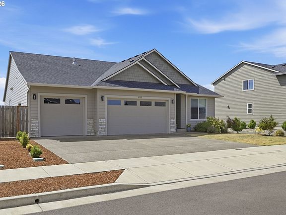2nd image of 4722 Royal Dr