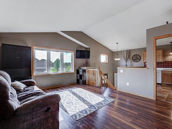 2nd image of 1496 Mockingbird Dr