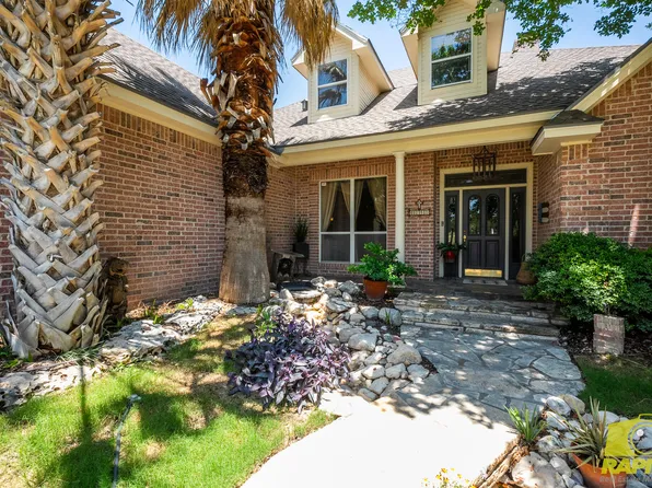 6250 Green Oaks Dr, Christoval, TX 76935