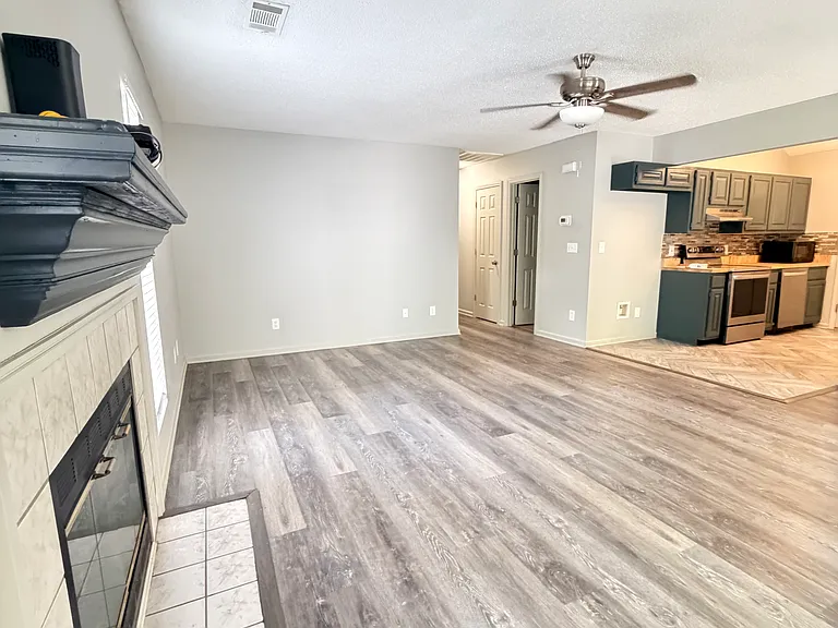 103 Musgrove St — Photo 4