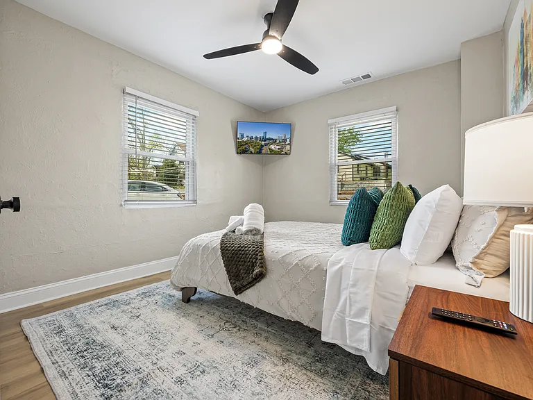 153 S Ave SE #1 — Photo 15