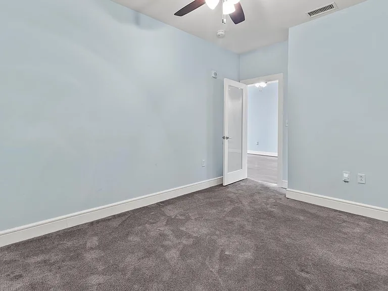 333 W Trade St #1401 — Photo 10