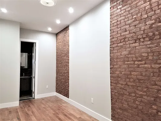 Rented by The Hamilton Group | media 37