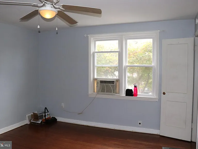 317 W Salaignac St — Photo 12