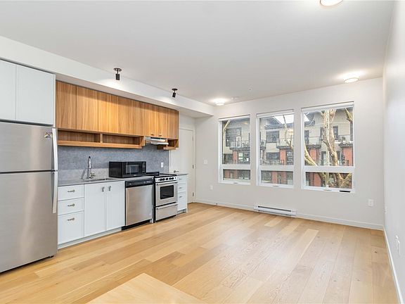 3rd image of 629 Speed Ave #202