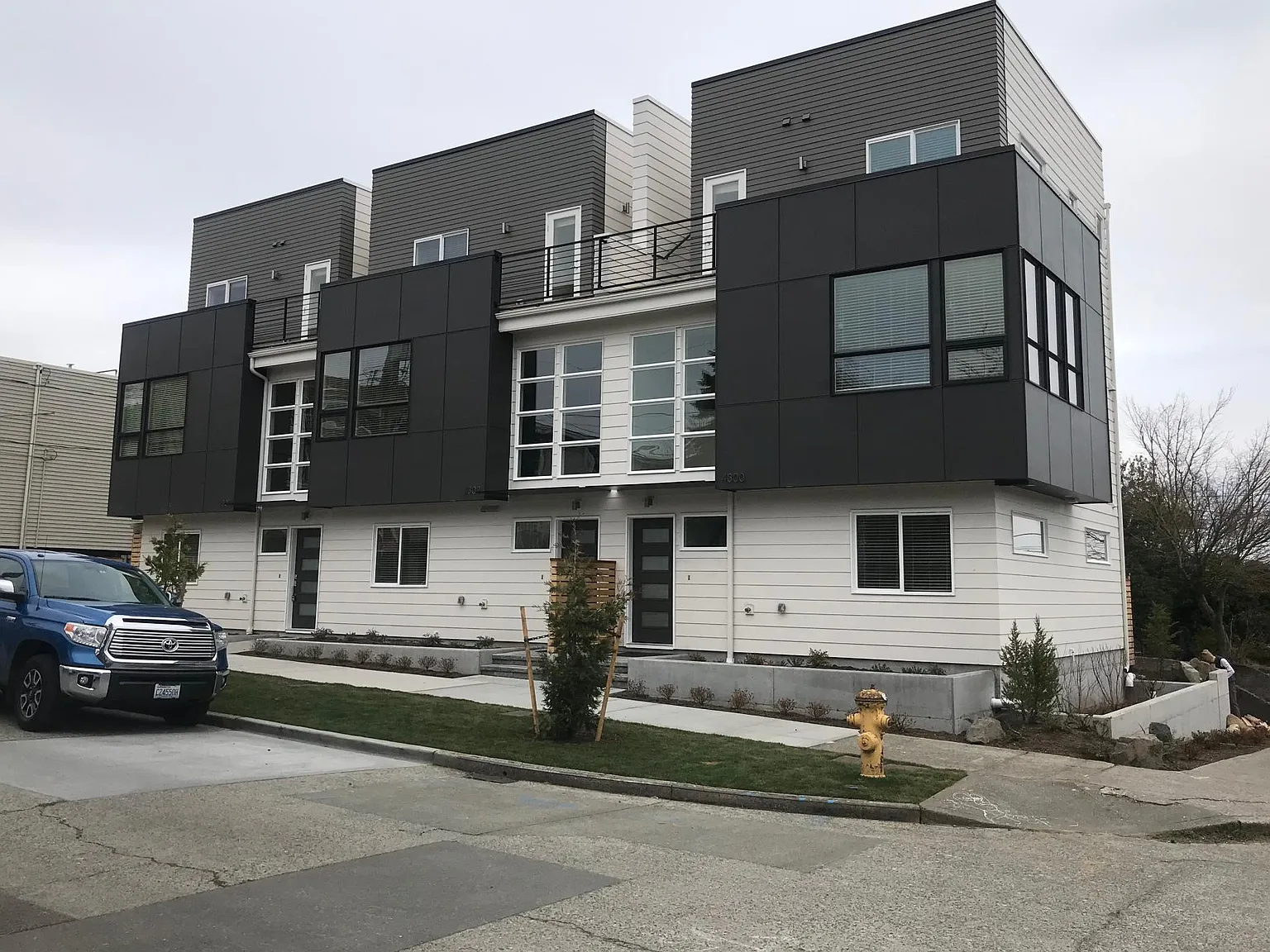 4304 Dayton Ave N — Photo 4