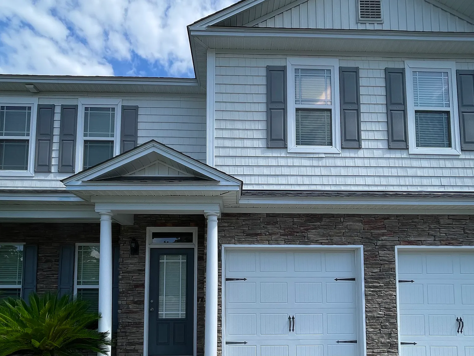 5 bed, 3.5 bath, 3118 sqft, $3,000 — Photo 1