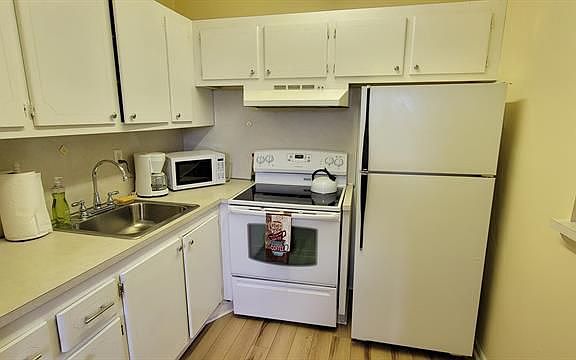 3rd image of 261 Norwich E #K