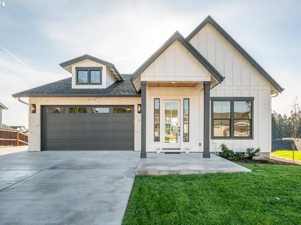 720 W 10th St, La Center, WA 98629