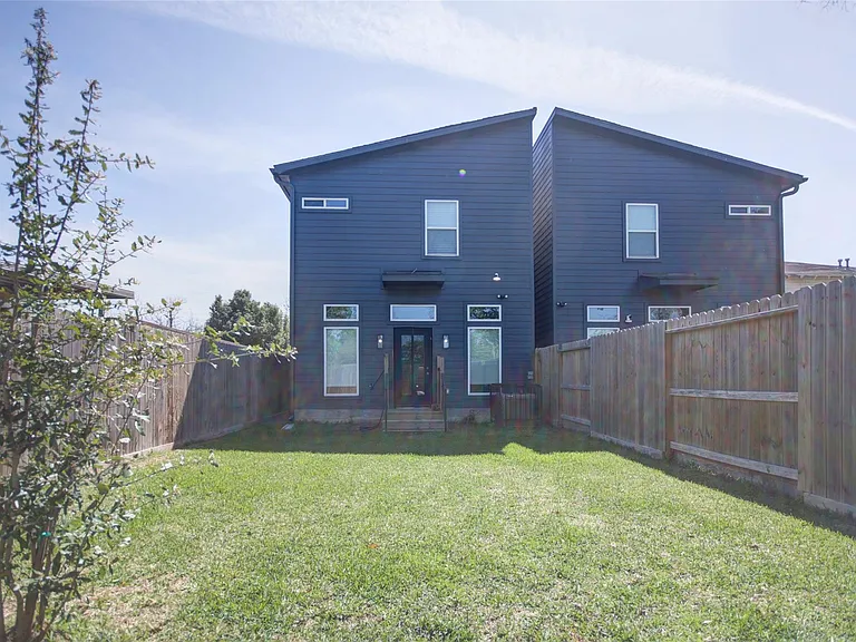 5113 Hershe St #B — Photo 14