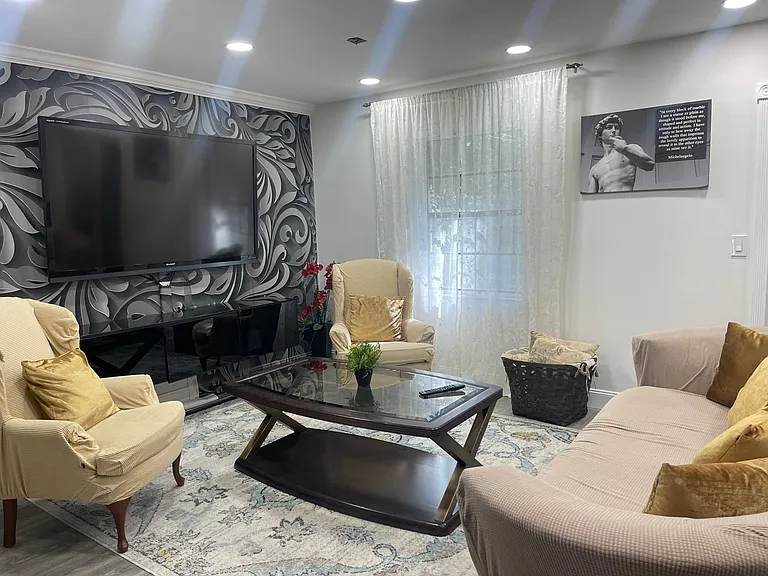 6332 S Macdill Ave — Photo 4