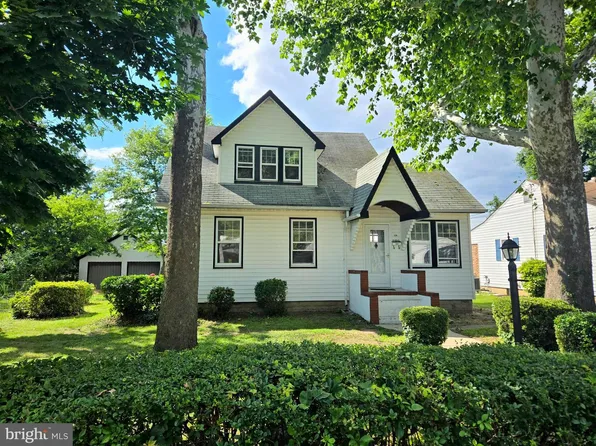 220 Meadow Rd, Pasadena, MD 21122