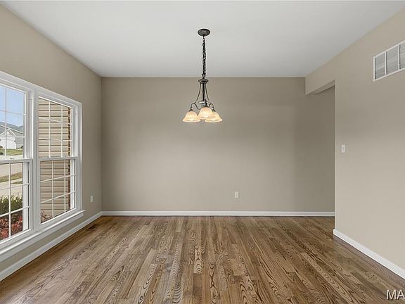5th image of 801 Caspian Dr