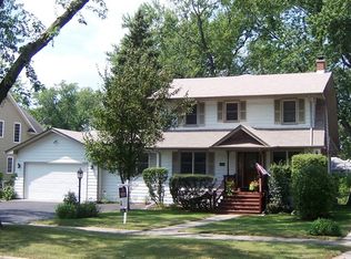 426 S Lodge Ln, Lombard, IL 60148