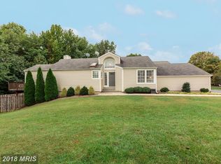 7518 Cross Gate Ln, Alexandria, VA 22315