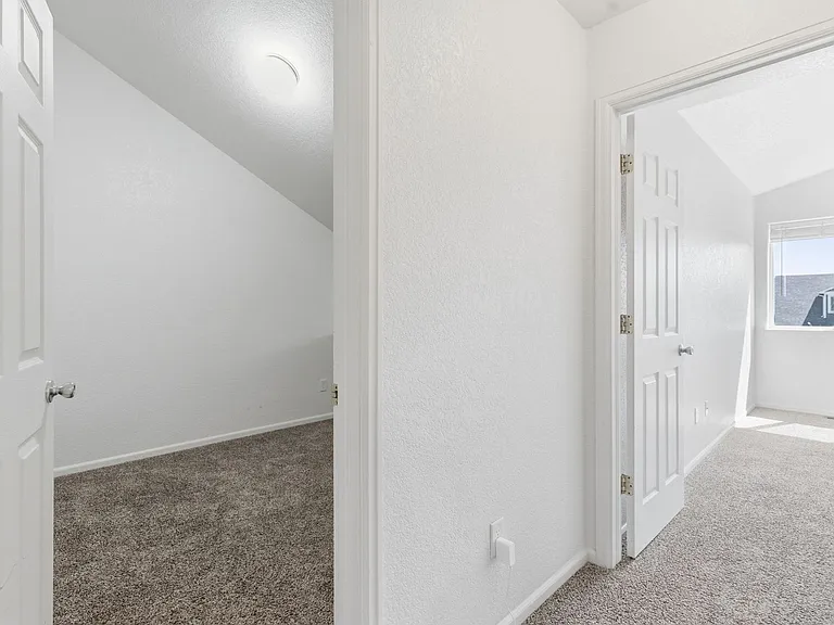 802 Waterglen Dr #D17 — Photo 25