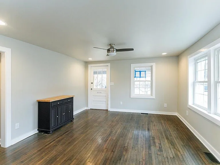 369 Preston Ave — Photo 4