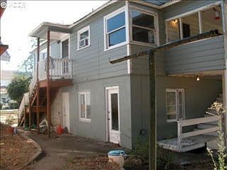 3rd image of 646 SE Flint St