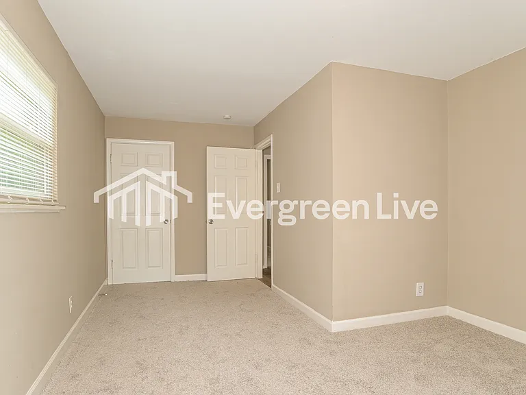 2210 Wallis Ave — Photo 7