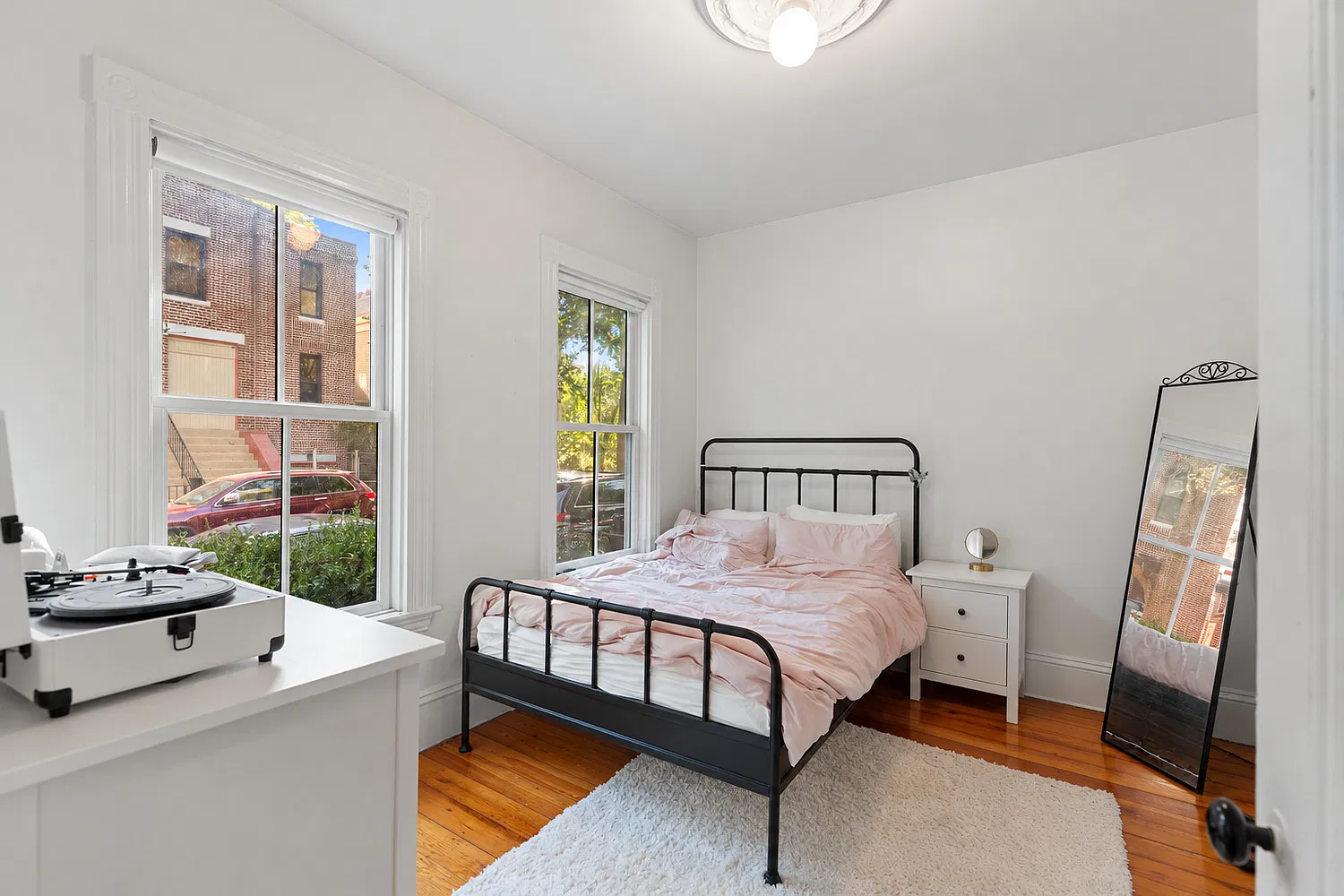 2 bed, 972 sqft, $3,250 — Photo 4