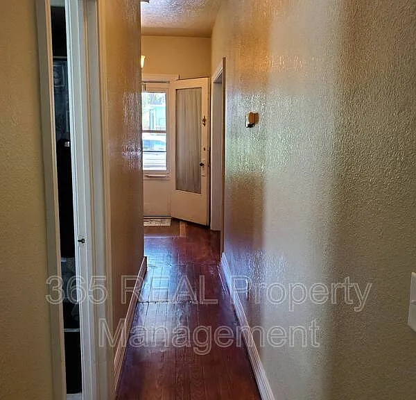 1431 11th St #A — Photo 5