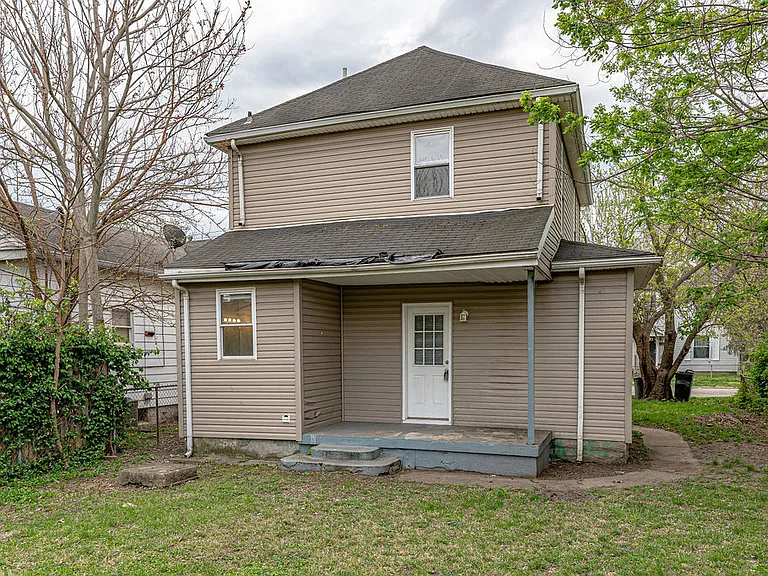 1915 Woodlawn Ave — Photo 22