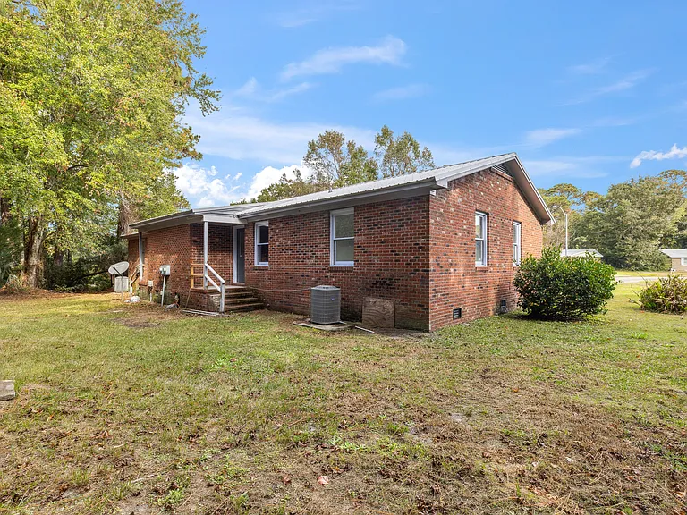4822 Long Branch Dr — Photo 14