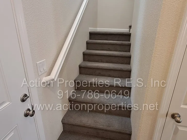 2136 Malibu Pl — Photo 51