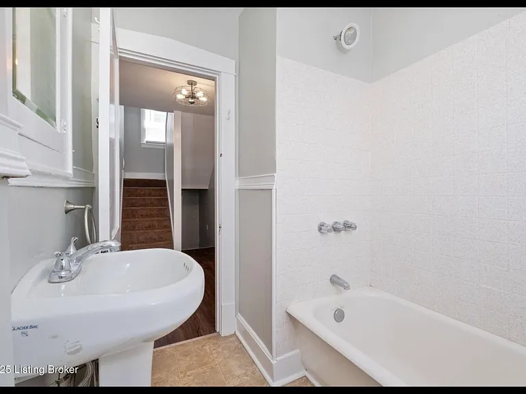 639 Harrison Ave — Photo 11