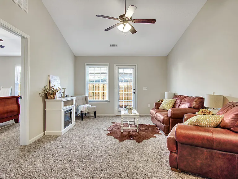 564 Deerchase Ct — Photo 15