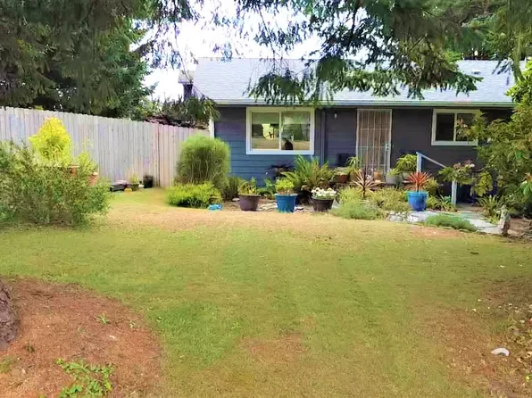 821 N 2nd St, Brookings, OR 97415