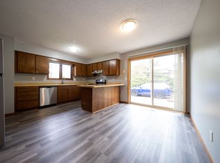 8461 144th St W, Apple Valley, MN 55124
