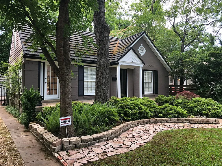 6410 Westlake Ave — Photo 2