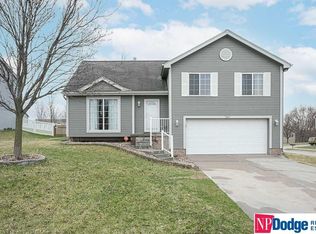 2607 Hogantown Dr, Bellevue, NE 68123