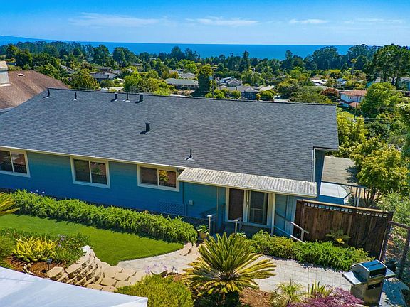 2nd image of 715 Club House Dr