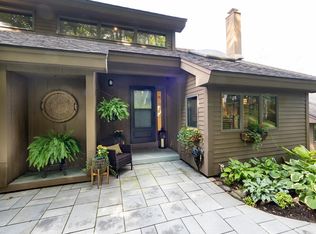 919 Murphys Rd #B, Hartford, VT 05047