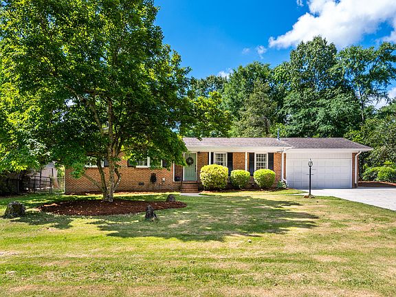 2nd image of 5405 Beaumont Dr