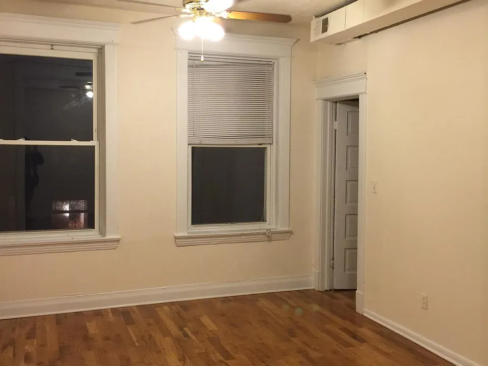 2862 W Shakespeare Ave #3